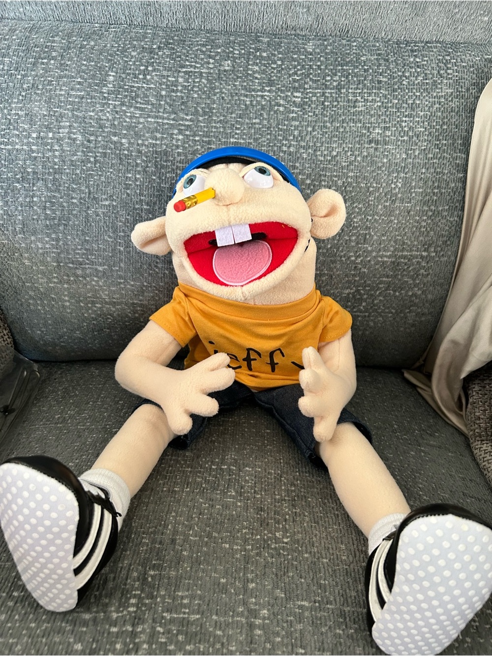 SML Jeffy 21- inch Hand Puppet Plush Toy with Helmet Jeffy Puppet Doll